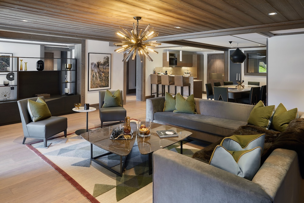 Five-Bedroom Prestige Residence photo 1