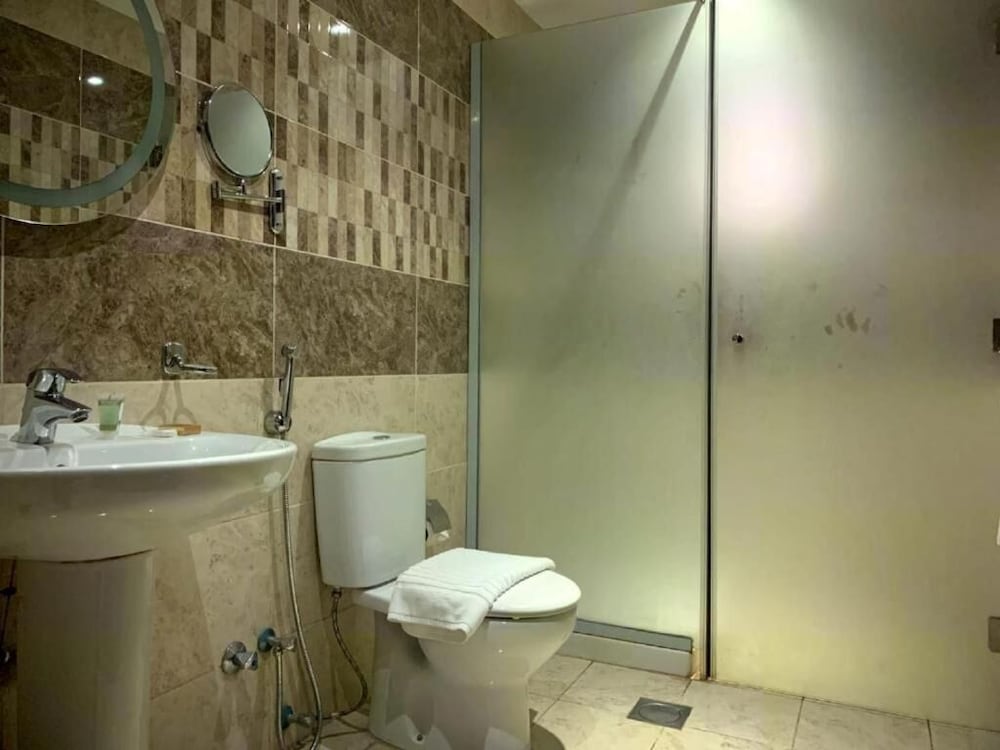 Twin Room - Photo 4