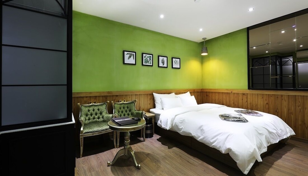 Standard Room - Photo 7