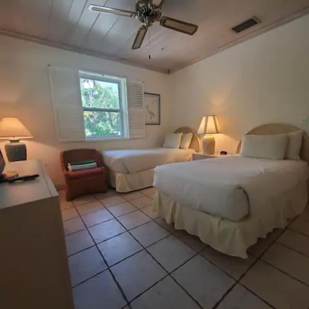Condo, 2 Bedrooms photo 3