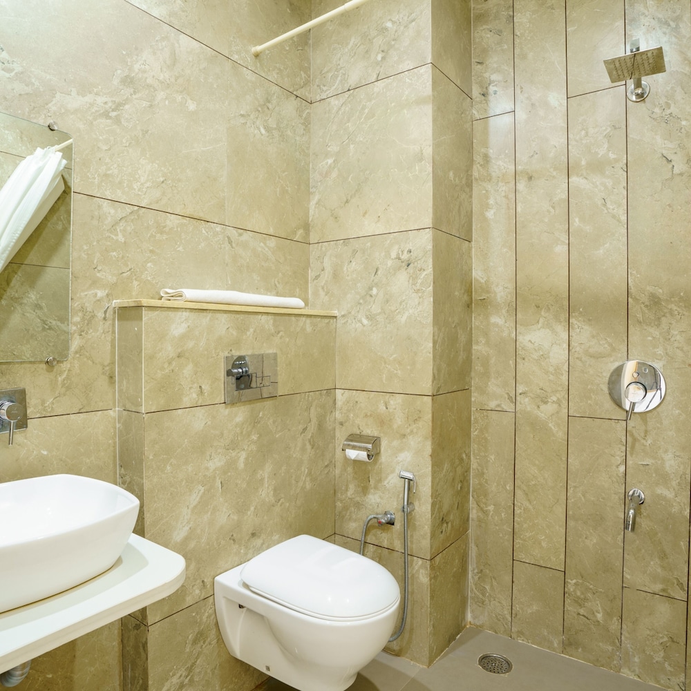 Standard Twin Room - Photo 8