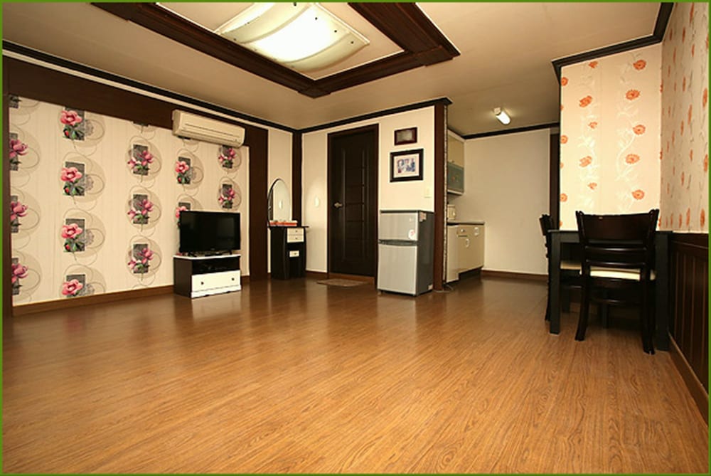 Studio Ondol Room photo 3