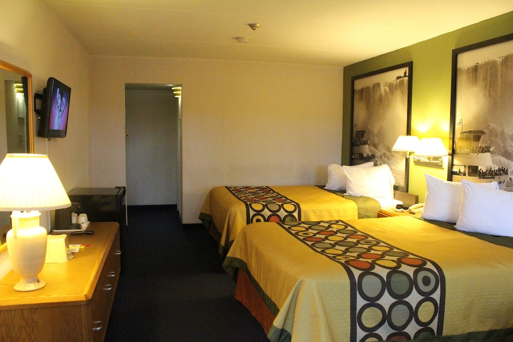Standard Room, 2 Queen Beds, Smoking photo 1
