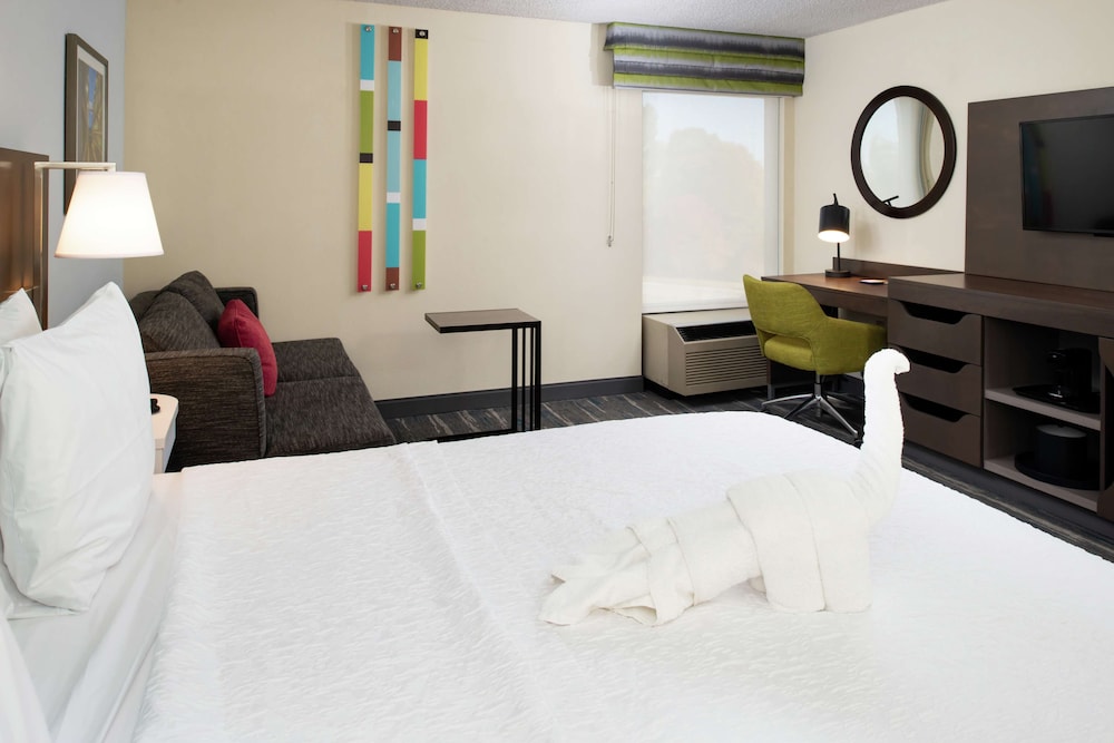 Room, 1 King Bed, Bathtub - Photo 1