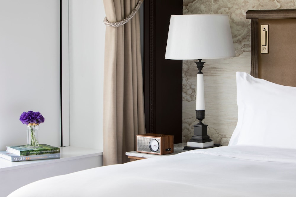 Room, 1 King Bed, Mobility Accessible (Hearing Access, Shower, Avenue View)