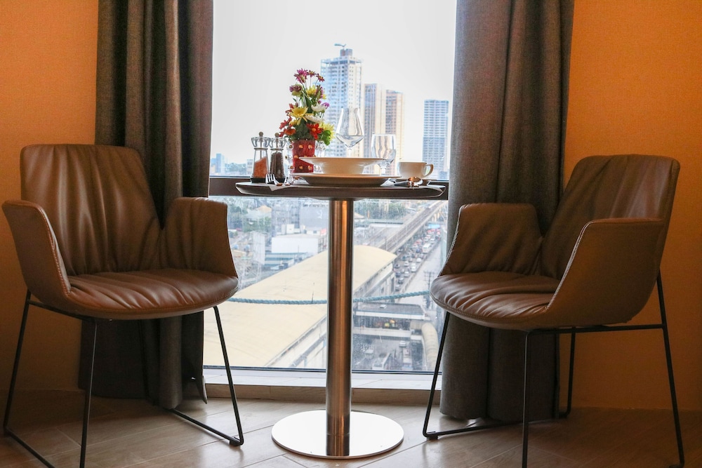 Executive Room - Photo 8