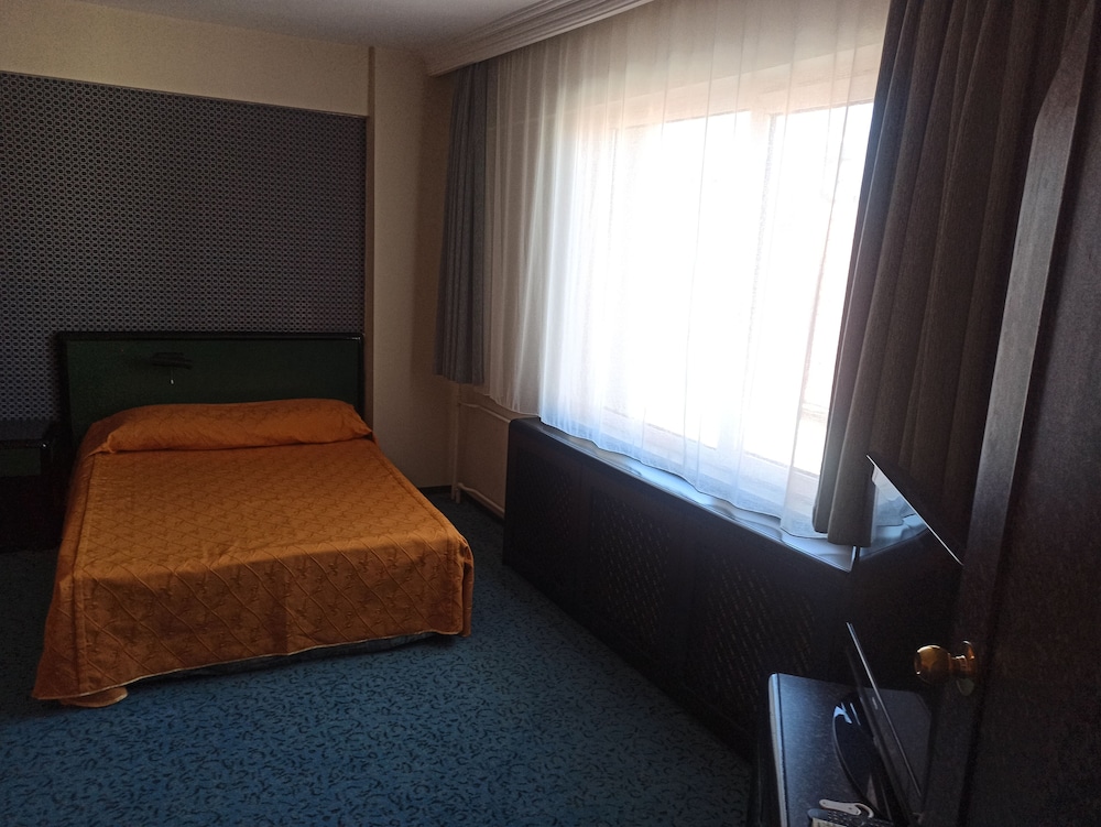 Double Room Single Use, City View
