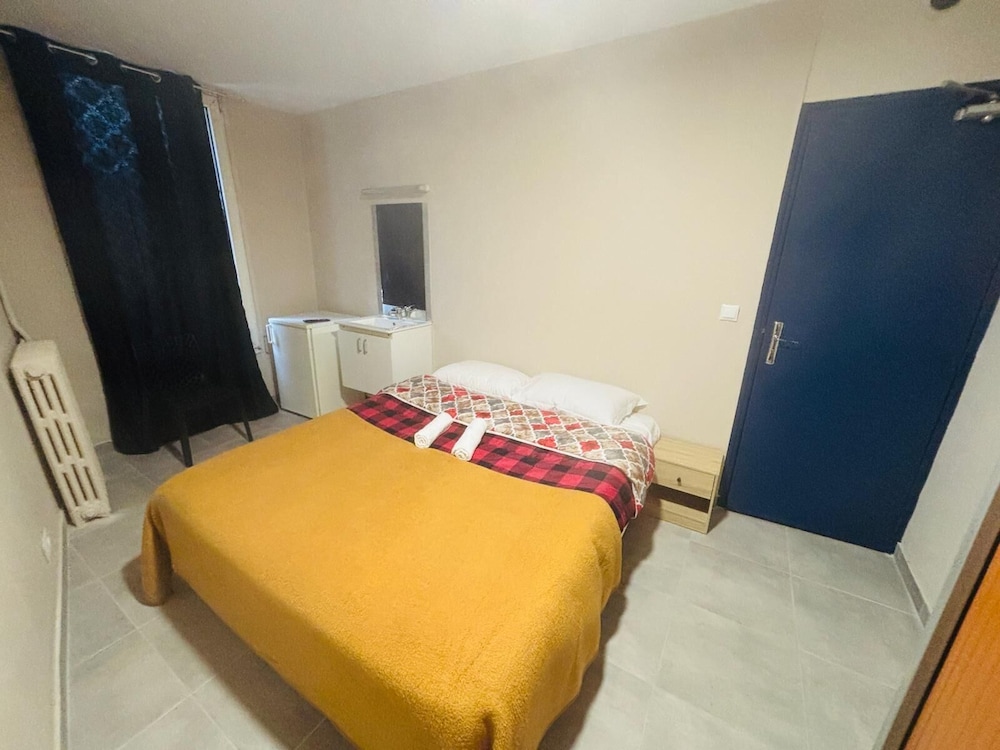 Basic Double Room