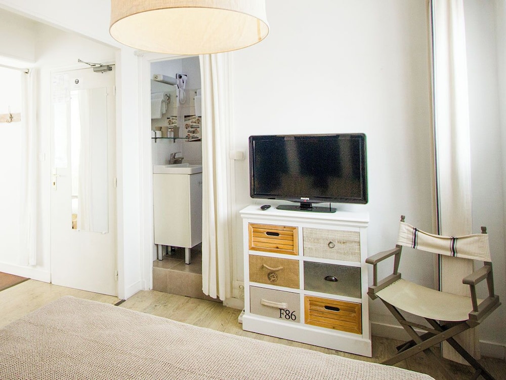 Family Room photo 2