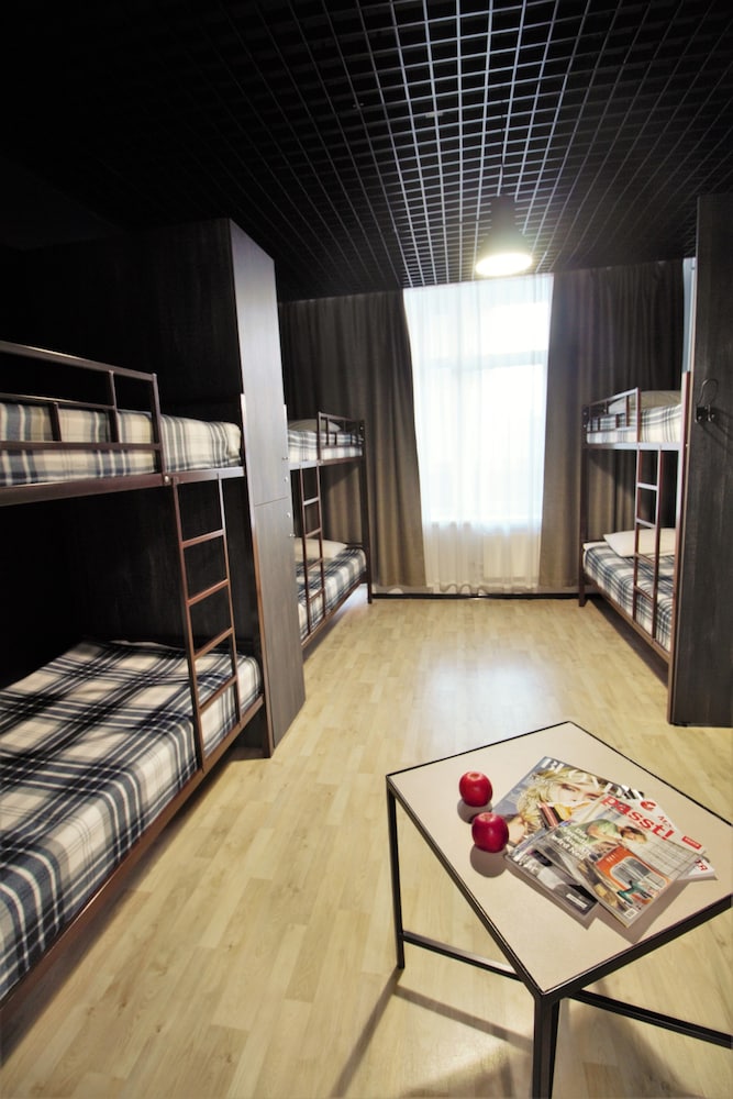 Bunk Bed in 6-Beds Mixed Dormitory Room photo 1