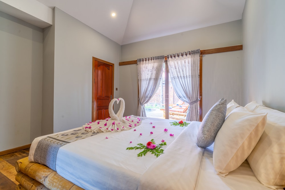 Private Pool Villa With Garden - 3 bedroom