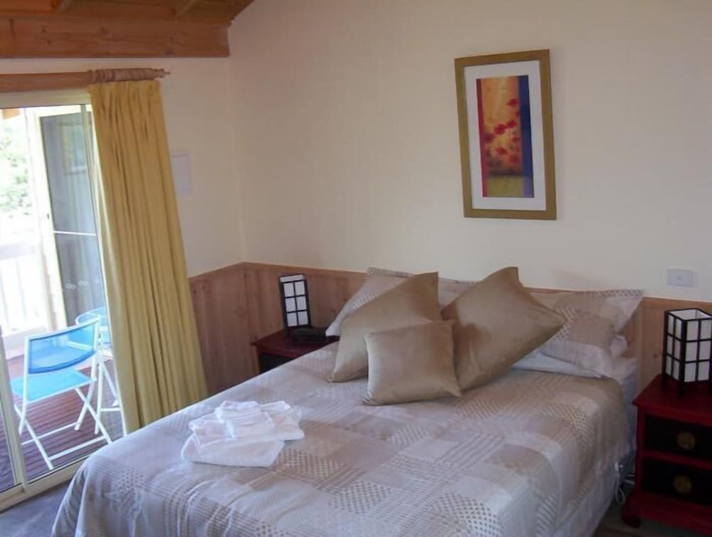 Standard Room, Non Smoking, Balcony (Queen Room) photo 3