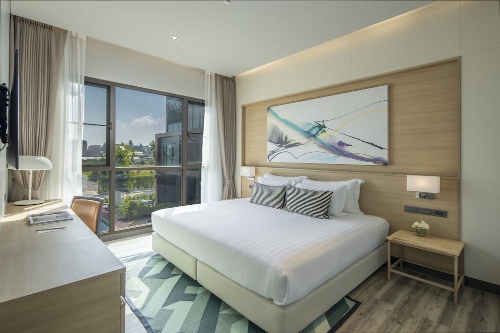 One Bedroom Tower B photo 2