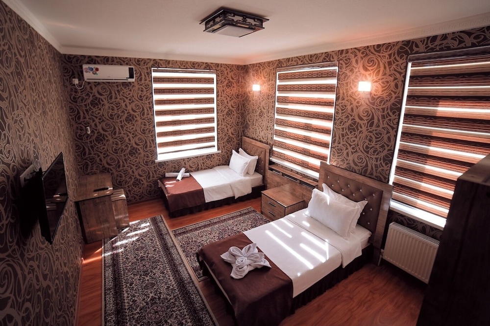 Standard Double or Twin Room photo 3