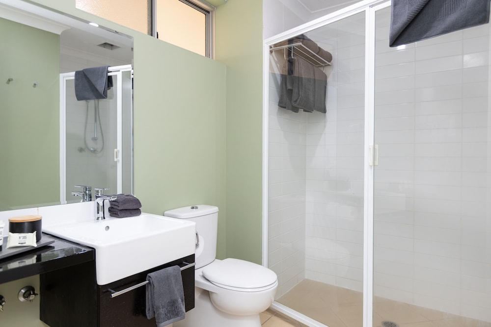 Poolview - Eco Green Stay photo 2