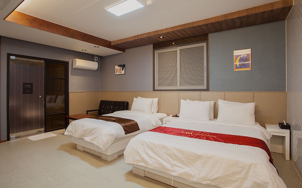 Deluxe Double or Twin Room photo 3