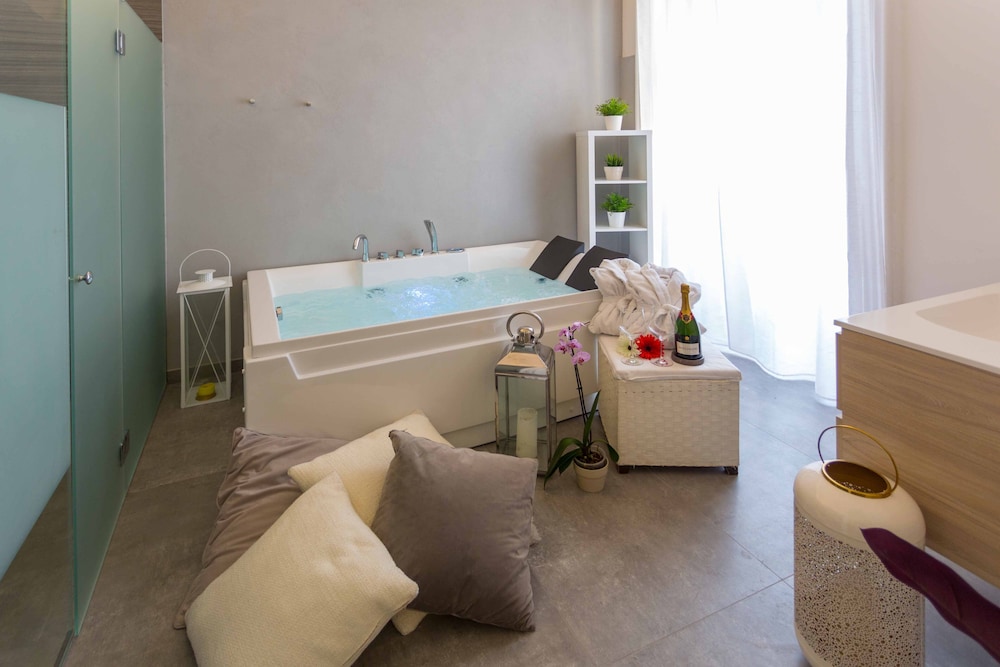 Exclusive Double Room, Hot Tub photo 2
