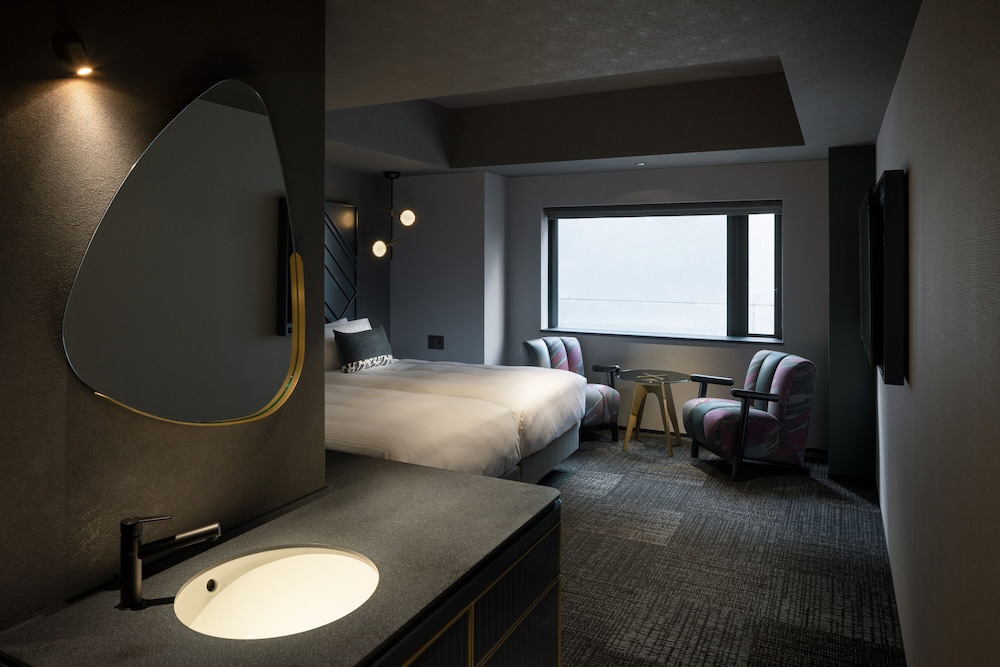 Deluxe Twin Room (with Washing Machine) - Photo 3