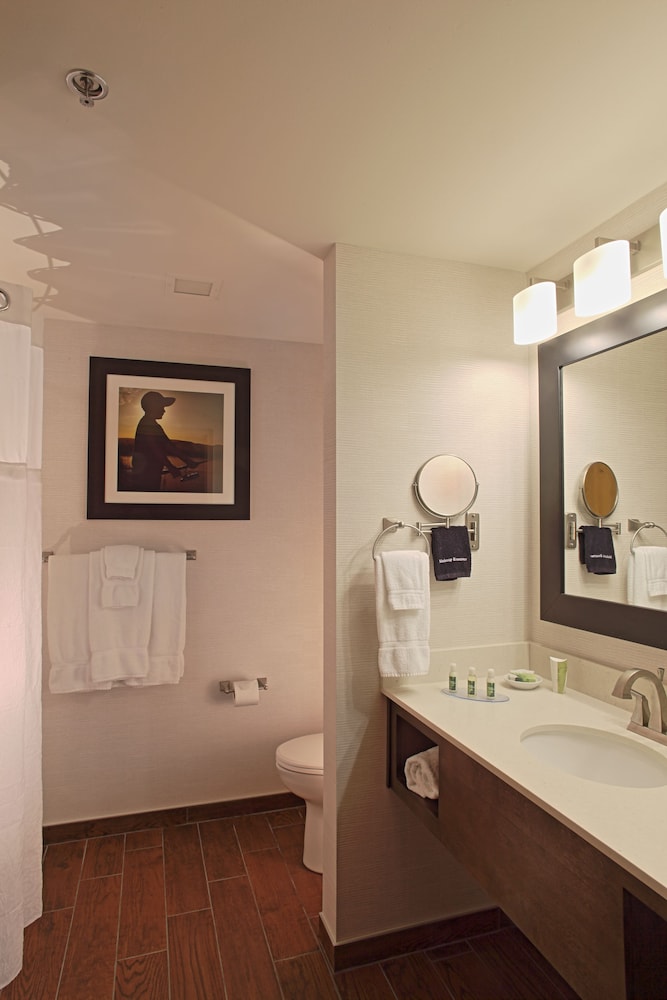 Deluxe Room, 2 Queen Beds photo 2