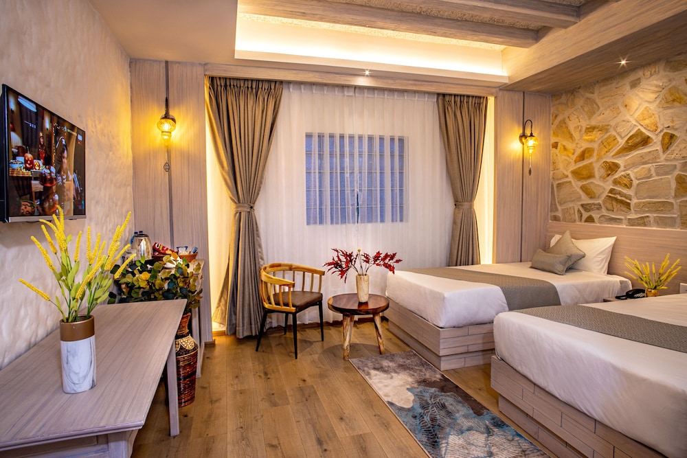 Deluxe Room - Photo 1