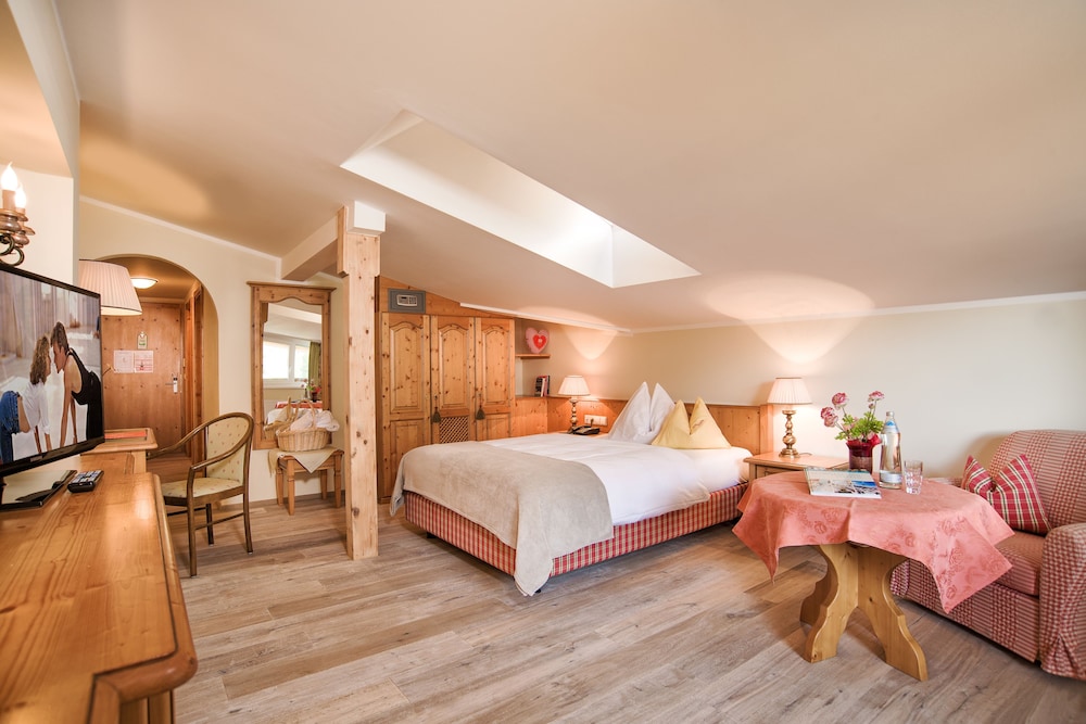 Single Room, Balcony, Mountain View photo 1