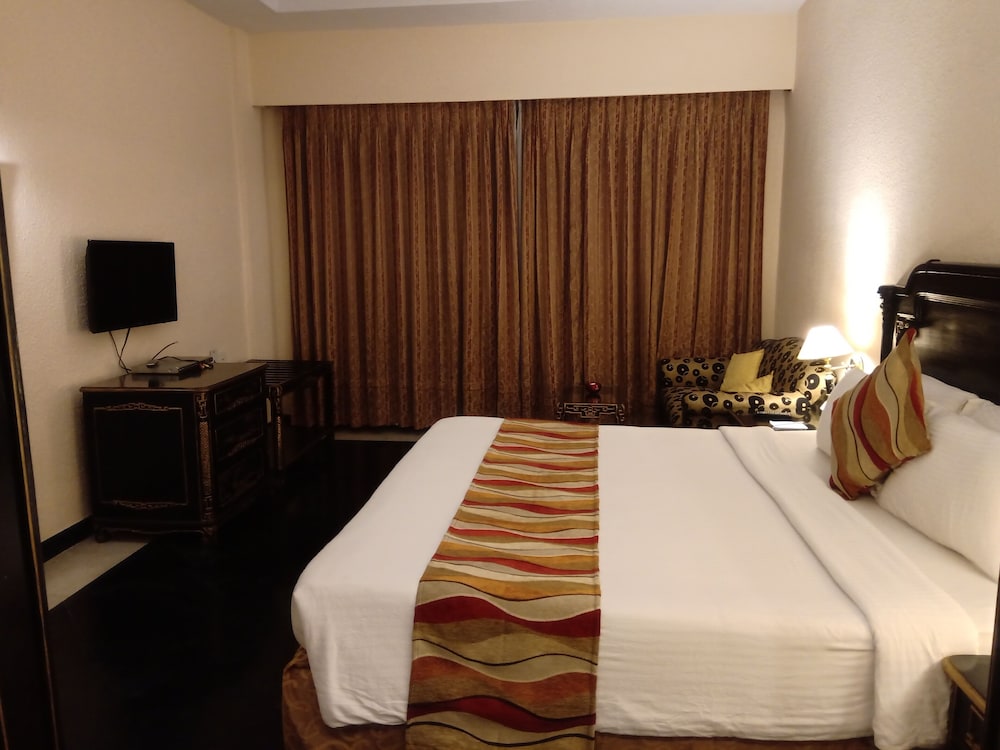 Standard Double Room, Multiple Beds, Smoking photo 2