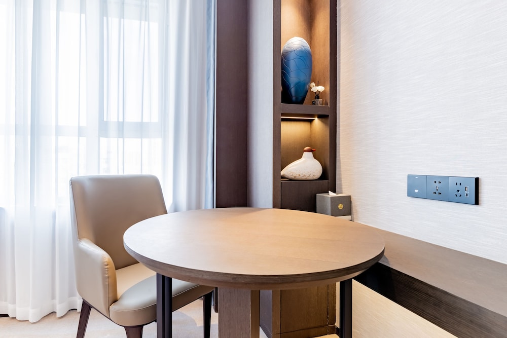 Executive Room, 1 King Bed, Non Smoking photo 3
