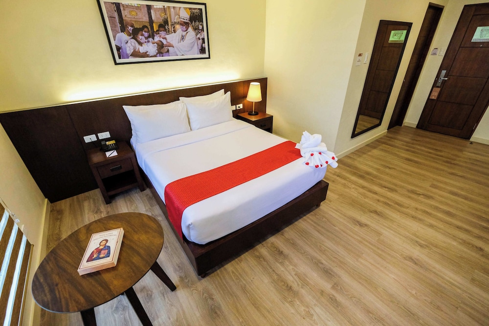 Deluxe Corner Room