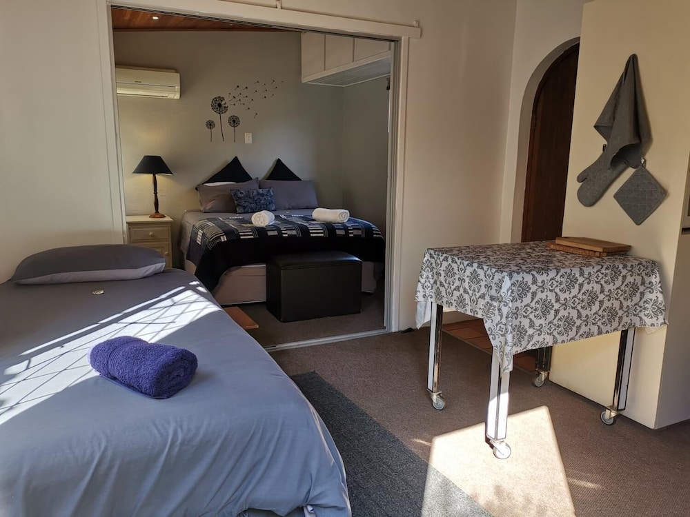 Sunbird Small Self Catering Cottage (11) photo 2