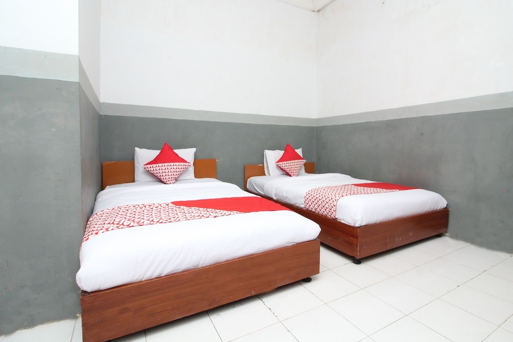 Standard Twin Room - Photo 1