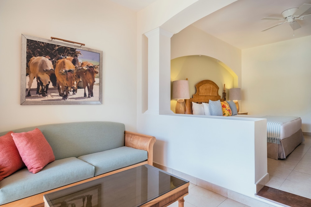 Junior Suite, Pool View