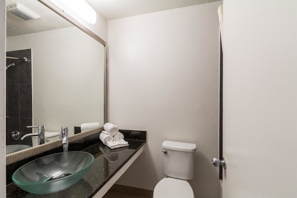 Deluxe Suite, 2 Double Beds, Non Smoking, Kitchenette - Photo 7