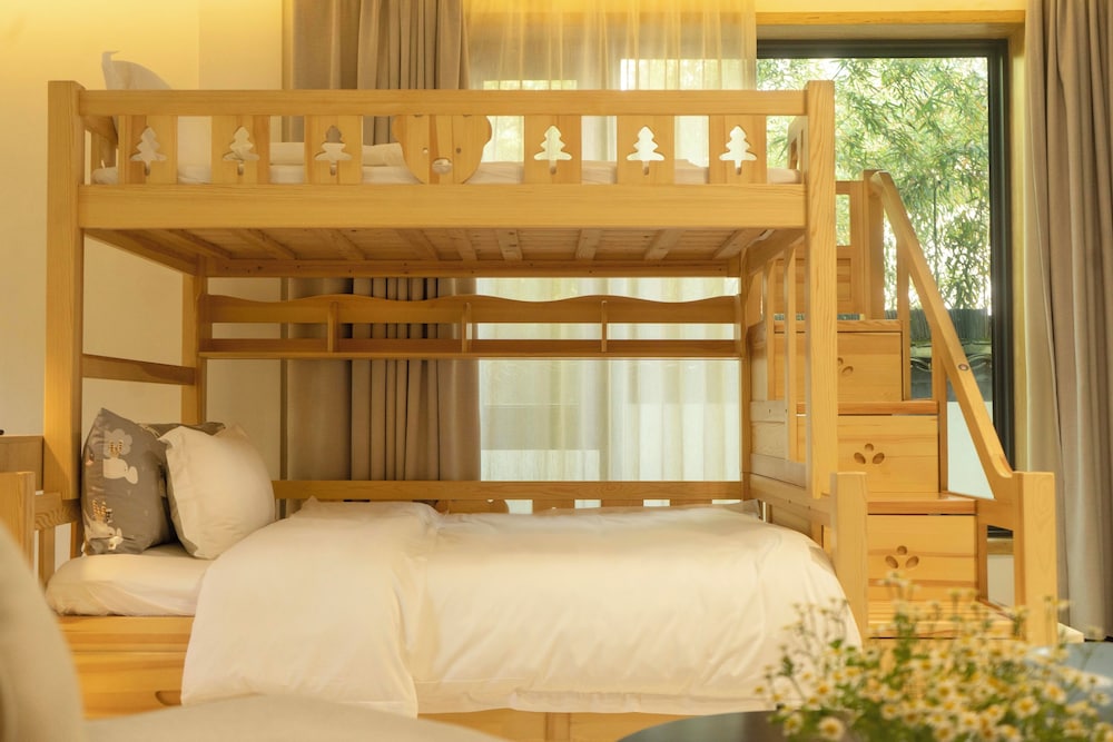 Deluxe Room, Balcony, Courtyard View photo 2