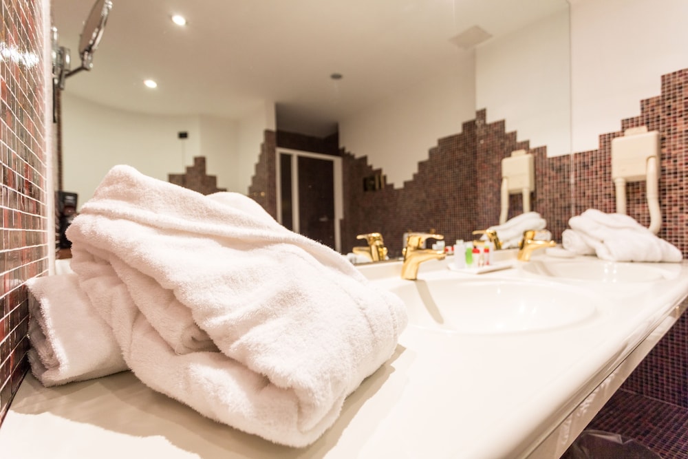 Suite, Terrace (4 Pax) - Photo 15