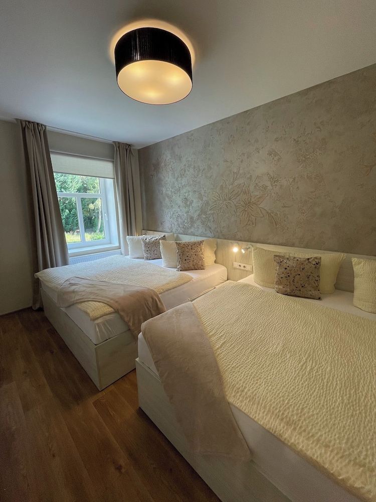 Suite (4)