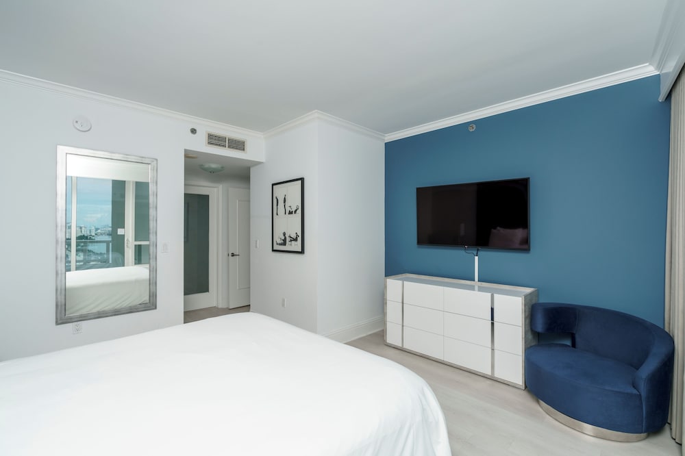 Tresor Bayview Corner One Bedroom