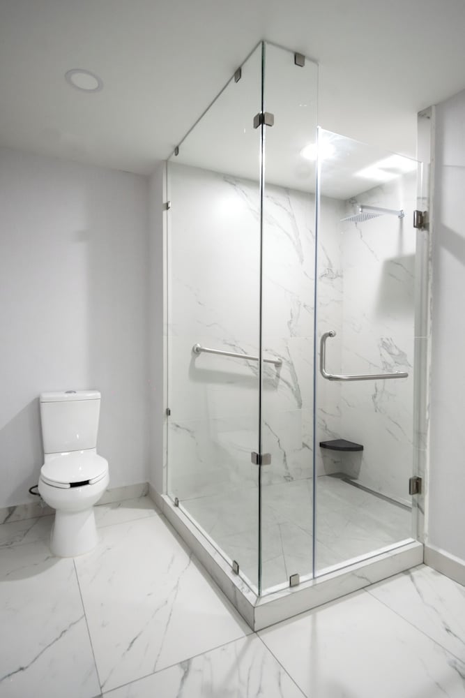 Deluxe Room, 2 Queen Beds, Balcony, City View - Photo 5