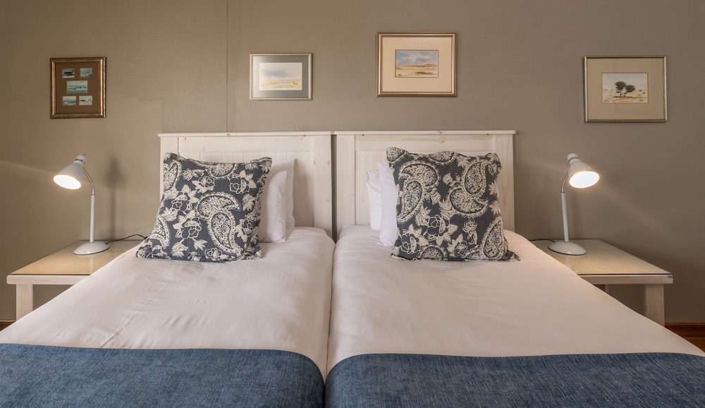Twin Room - Photo 4