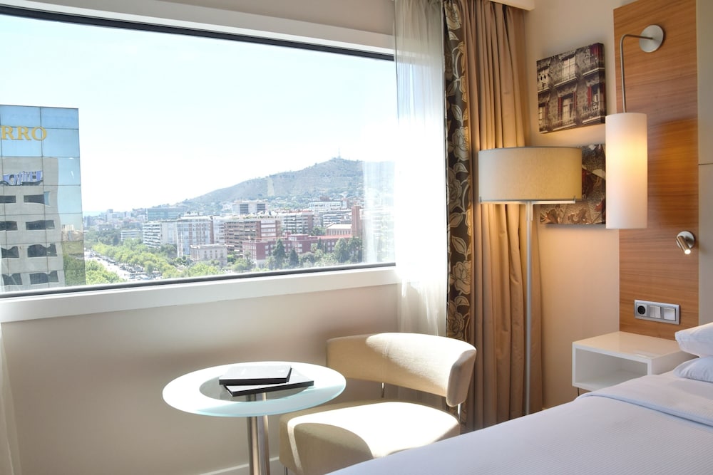 Room, 1 King Bed (Sky View)