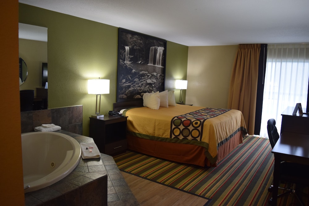 Suite, 1 King Bed, Non Smoking photo 3