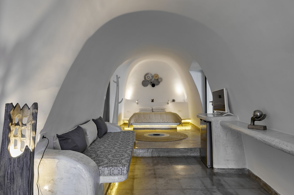 Gods Divine Suite indoor pool with hot tub and Caldera View - Photo 4