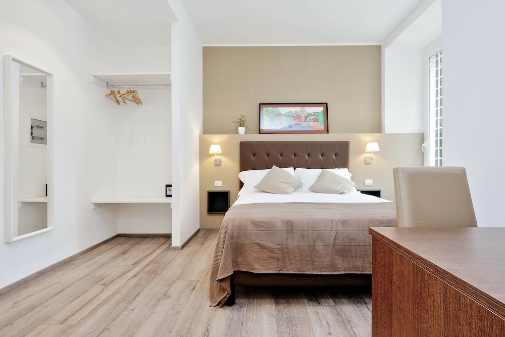 Deluxe Double Or Twin Room, City View