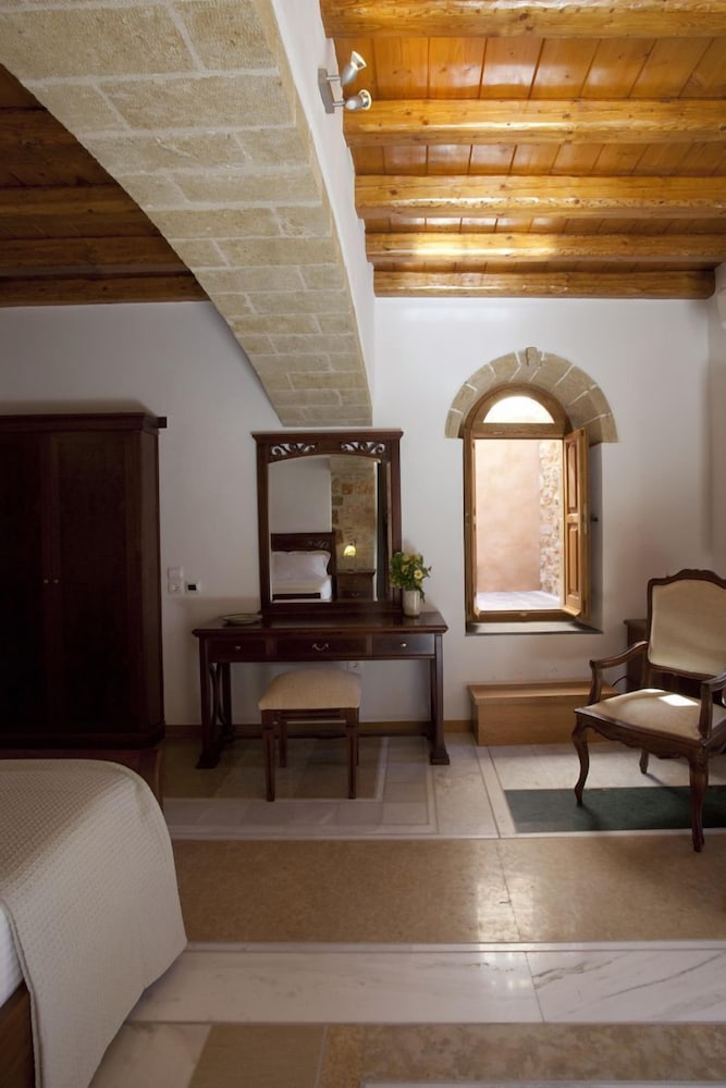 Deluxe Double Room - Photo 3