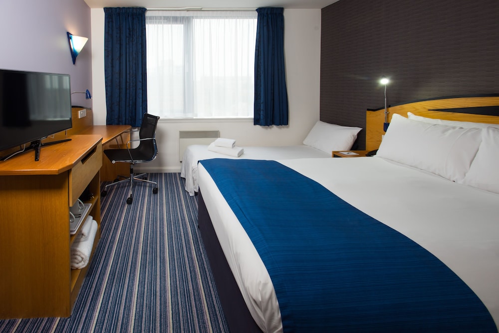 Standard Room, 1 Double Bed with Sofa bed (with Free Hot Breakfast) photo 1