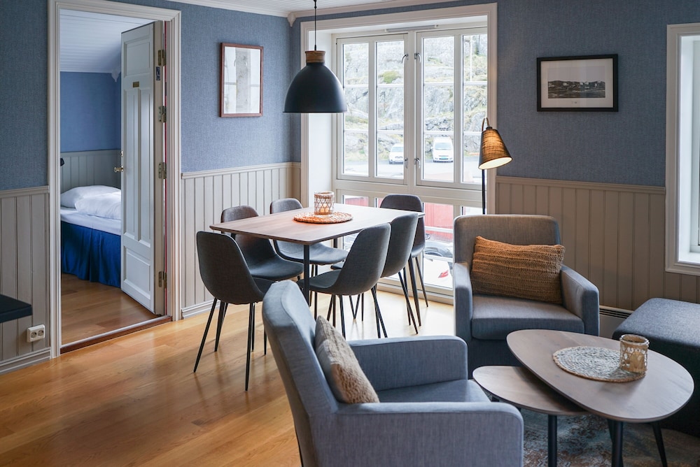 1 Bedroom apartment with sleeping alcove photo 1