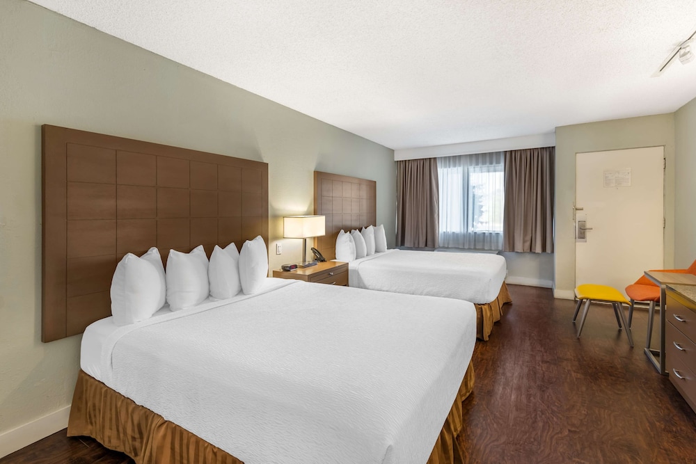 Standard Room, 2 Queen Beds, Accessible, Non Smoking (Walk-In Shower) - Photo 1