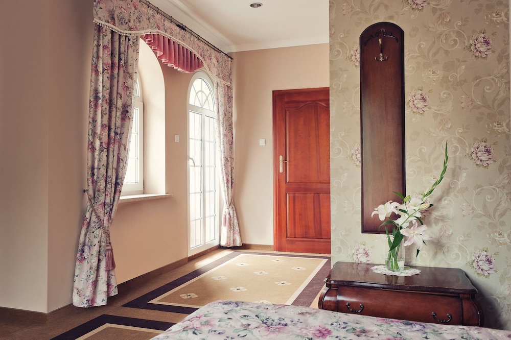 Luxury Double Room Single Use, 1 Double Bed photo 3