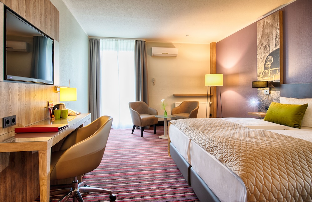 Executive Room - Photo 7