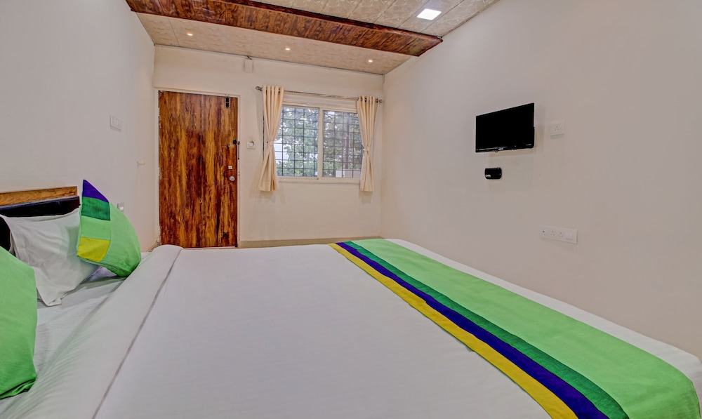 Deluxe Room - Photo 8