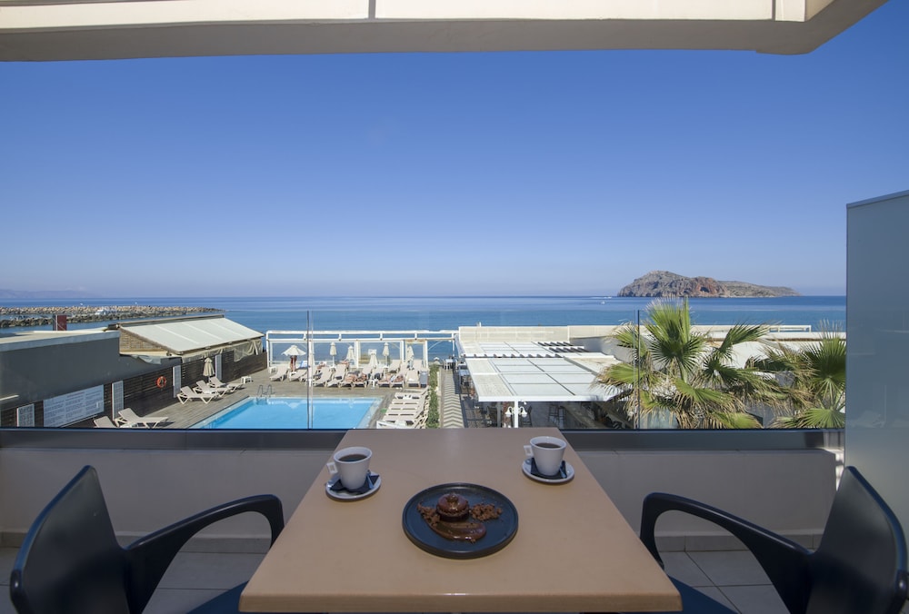 Superior Room, Sea View - Photo 10